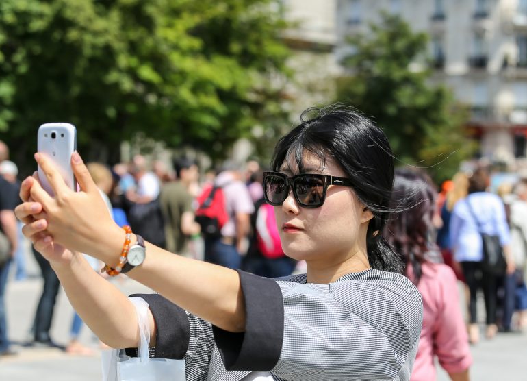 Emily in Paris vaikuttaja