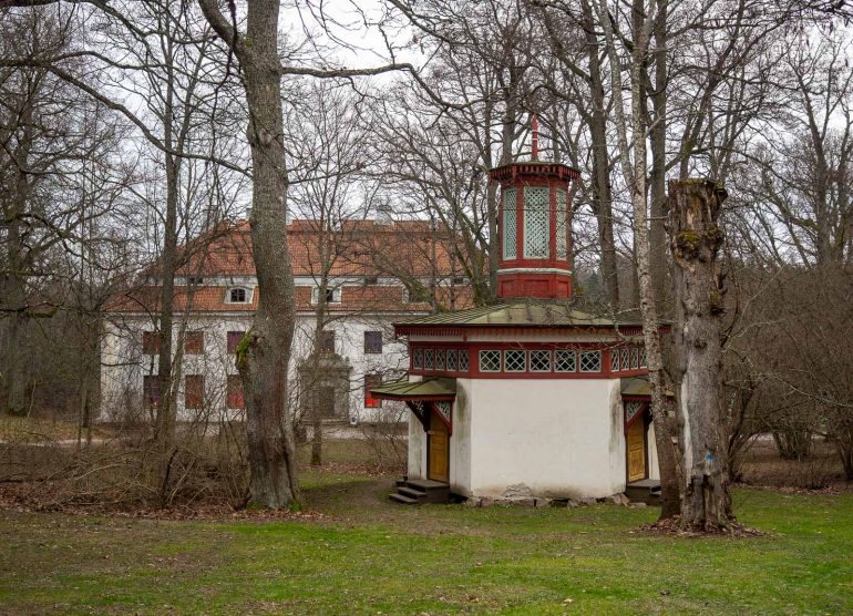 Träskandan kartano ja Glimsinjoen luontopolku