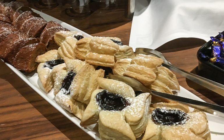 Tunnelmallinen Regatta Brasserie Joulu Hangossa